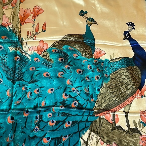 2238- Women’s Peacock Print Scarf 100% Polyester NWT - Picture 3 of 8